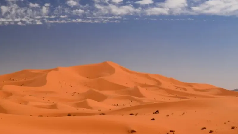 علماء يكشفون سر الكثبان الرملية النجمية الصحراوية الخلابة