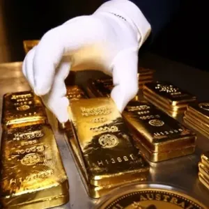 الذهب يرتفع من أدنى مستوى في أسبوعين مع ترقب بيانات أمريكية