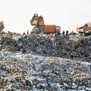 الأمم المتحدة تتوقع أن ينمو حجم النفايات بمقدار الثلثين بحلول عام 2050