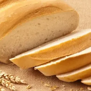 خبراء يكشفون تأثير تناول الخبز الأبيض على السكر والكوليسترول في الجسم