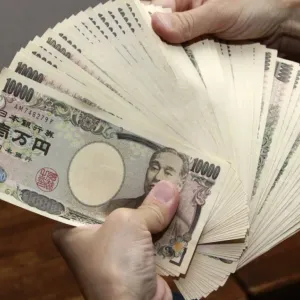 اليابان تستعد للتدخل مرة أخرى لدعم الين الهش بسبب المضاربة في أسعار العملة