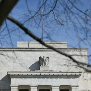 مسؤولون في الفدرالي الأميركي يتوقعون خفض أسعار الفائدة رغم بطء تراجع التضخم