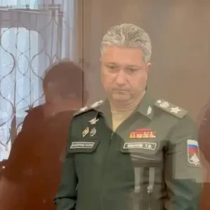 بعد نائب الوزير... روسيا تحتجز موظفاً بوزارة الدفاع في قضية رشوة