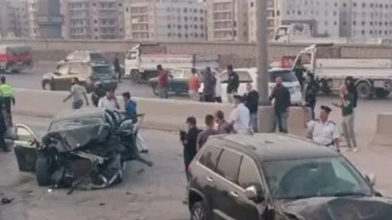 إصابة 15 شخصا فى حادث تصادم 3 سيارات بالجيزة