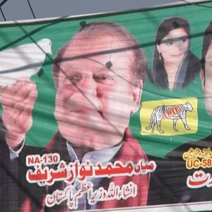 عمران خان يرفض إعلان نواز شريف فوزه بالانتخابات في باكستان