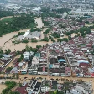 ارتفاع حصيلة الفيضانات في إندونيسيا إلى 57 قتيلاً