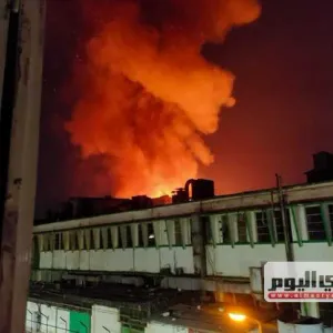 «الناس زخفت من النار إلى الشارع».. سكان العقارات المجاورة لحريق استوديو الأهرام يتركون منازلهم