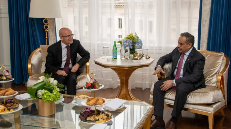 وزير المالية يجتمع مع نظيره التركي