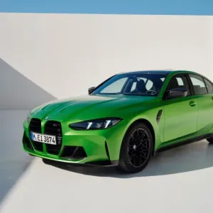 BMW M3 سيدان الجديدة: تجسيد لروح سباقات السيارات الحقيقية