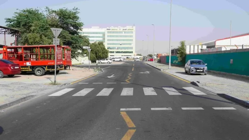 فيديو | «طرق دبي» تنجز أعمال الطرق الداخلية والإنارة في 5 مناطق صناعية بالقصيص