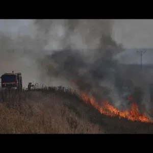 شاهد: شمال إسرائيل مشتعل مستعر وحرائق واسعة في الجولان بعد إطلاق حزب الله 200 صاروخ