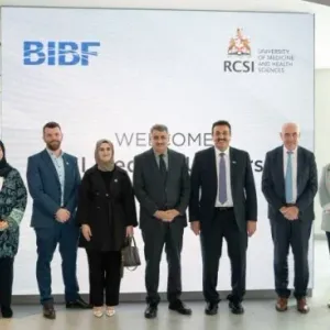 معهدBIBF يستقبل رئيس الكلية الملكية للجراحين في إيرلندا - جامعة البحرين الطبية