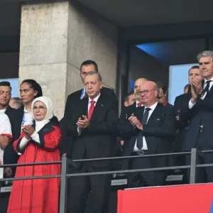 أردوغان يصف إيقاف ديميرال بـ"السياسي" وأوزيل يدعم المدافع التركي
