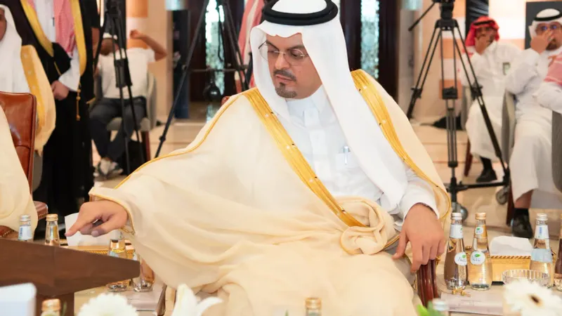 فيديو| نائب أمير مكة يدشن ويضع حجر أساس لـ121 مشروعًا بقيمة 14.7 مليار ريال