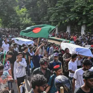 "لم يكن يحمل سلاحا": مقتل طالب متظاهر بالرصاص في بنغلاديش