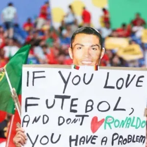 «لافتة الحب» لكريستيانو رونالدو في مباراة البرتغال وجورجيا بيورو 2024