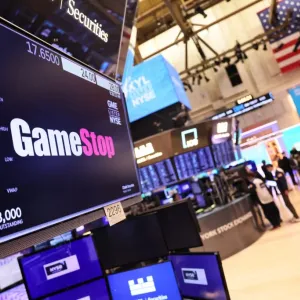 سهم GameStop يرتفع بنحو 71% في أفضل يوم تداول له منذ 2021