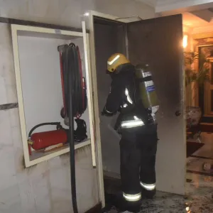 "المدني" يُخمد حريقًا نشب في أحد الفنادق الشهيرة بـ"شاطئ جدة".. ولا إصابات
