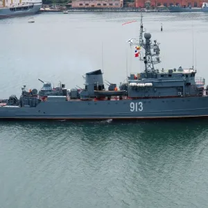 البحرية الأوكرانية تعلن إغراق كاسحة ألغام حربية روسية