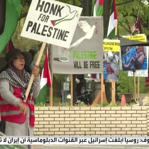 متظاهرون مؤيدون لـ #فلسطين يحتجون أمام سفارة #إسرائيل في #واشنطن.. وقوات الأمن تطوق محيط السفارة #العربية