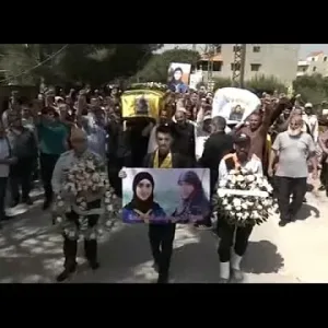 تشييع جنازة امرأة وطفلة عمرها 10 سنوات في جنوب لبنان بعد مقتلهما جراء غارة إسرائيل…