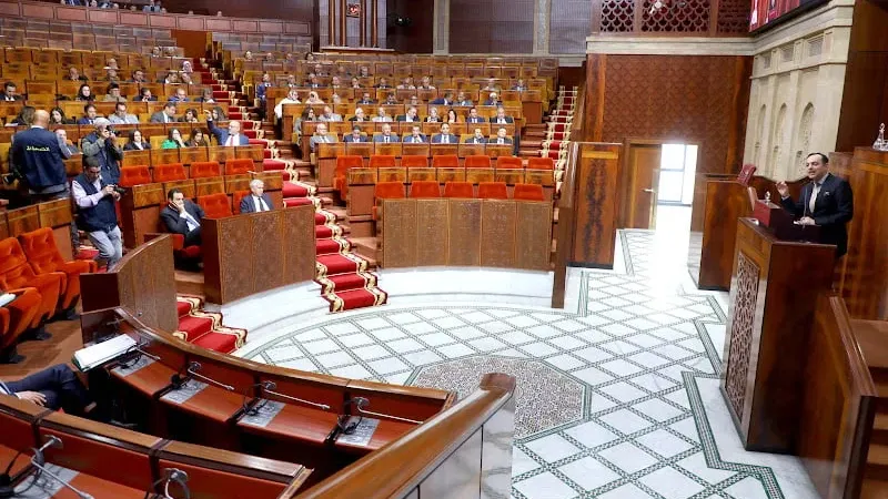 غياب الوزراء يوقف جلسة برلمانية