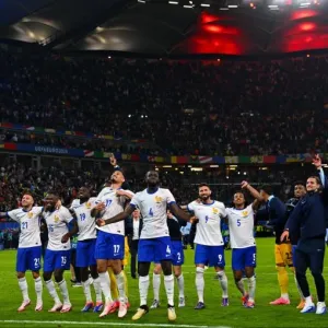 فرنسا تصل إلى نصف نهائي بطولة أوروبا