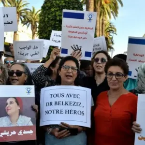 سؤال عن "العلاقات الرضائية" يعيد الجدل في المغرب