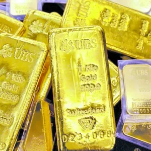 الذهب يمحو مكاسب الأسبوع بعد بيانات تشير إلى توقف صيني عن الشراء