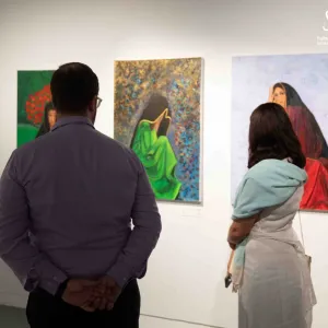 متاحف قطر تفتتح معرضي "جيران البحر" و"مشهد أثيري" بمطافئ مقر الفنانين