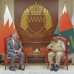 القائد العام لقوة دفاع البحرين يستقبل المدير التنفيذي للمعهد الدولي للدراسات الاستراتيجية
