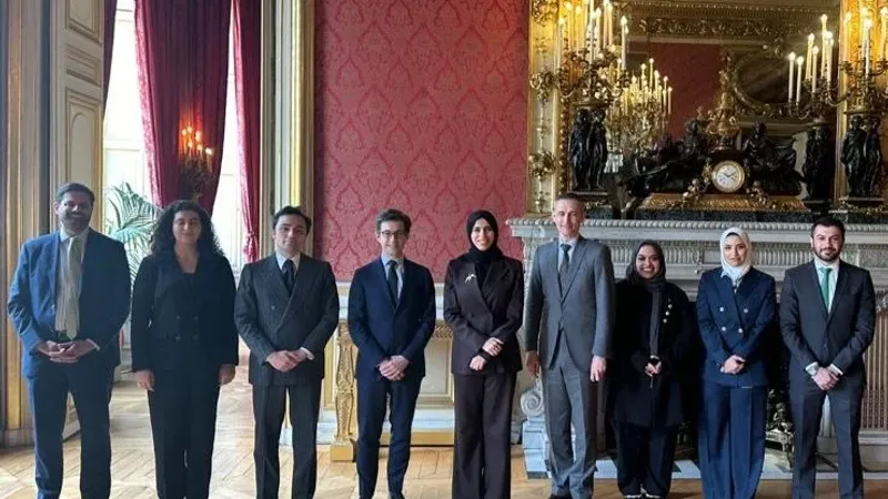 وزير الدولة للتعاون الدولي تجتمع مع مسؤولين فرنسيين