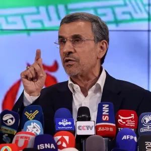 إيران تستبعد أحمدي نجاد من خوض الانتخابات الرئاسية المقبلة وتعلن أسماء 6 مرشحين