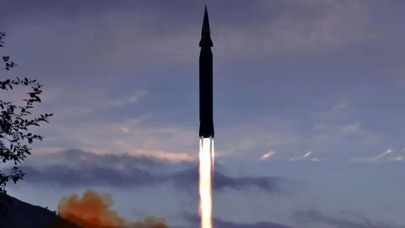 كوريا الشمالية تختبر رأساً حربياً لصاروخ