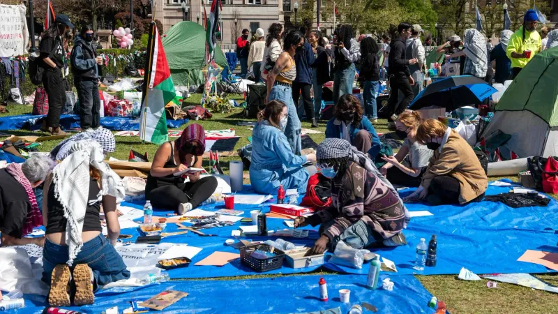 من هم بعض الأشخاص والمجموعات المشاركة في احتجاجات الجامعات الأميركية؟