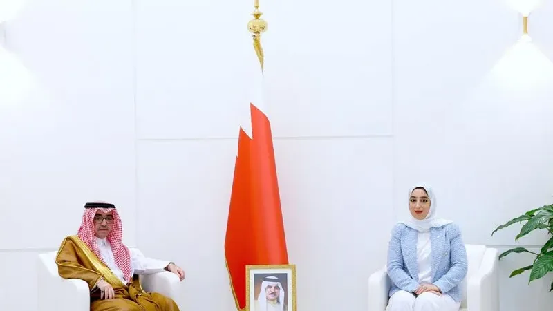 وزيرة السياحة رئيس مجلس إدارة هيئة البحرين للسياحة والمعارض تناقش السياحة البينية في المنطقة العربية
