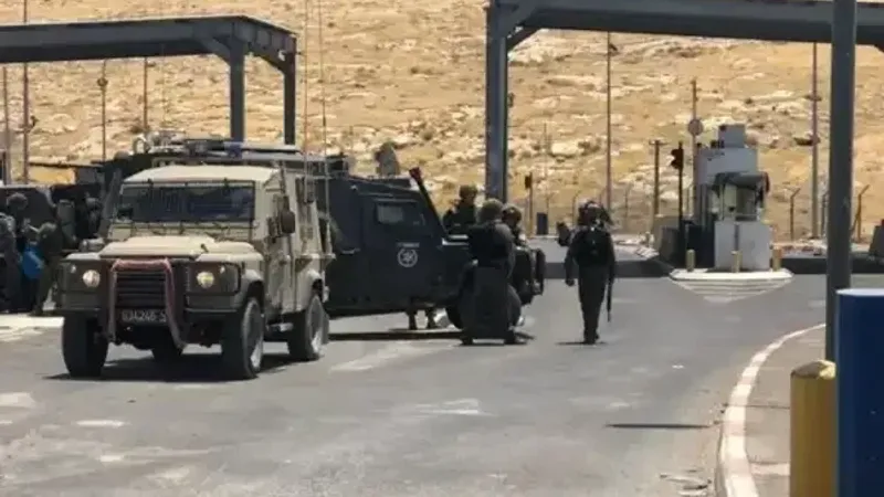 الاحتلال يغلق حاجز الكونتينر في بيت لحم