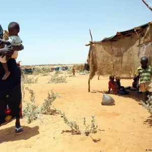 خبير ألماني: 4 أو 5 أطفال يموتون من الجوع يوميا في السودان