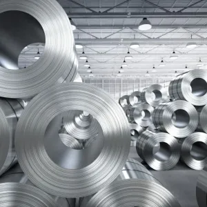 عملاق صيني يزيد استثماراته في ألواح الفولاذ بالسعودية