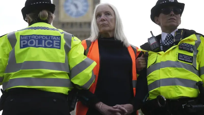 محكمة بريطانية: تشديد الحكومة قانون قمع المظاهرات يخالف القانون