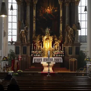 أكثر من نصف مليون شخص يتركون الكنيسة الكاثوليكية في ألمانيا مع انتشار فضيحة الاعتداءات الجنسية