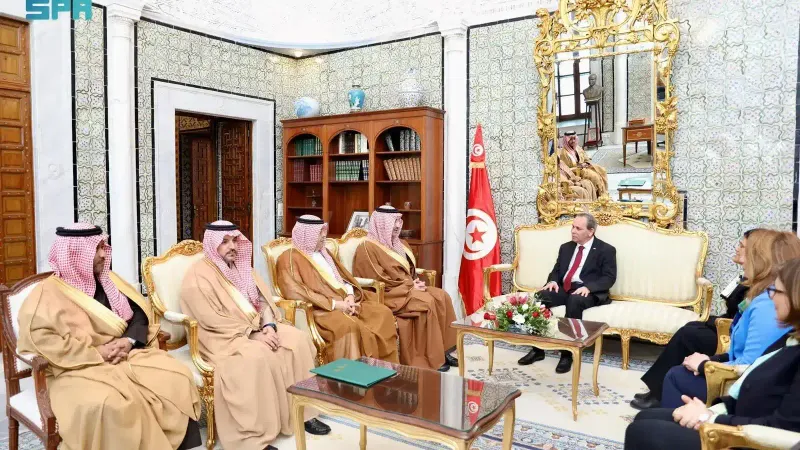 الصندوق السعودي للتنمية يبحث سبل تعزيز التعاون الإنمائي المشترك مع تونس