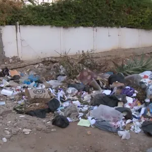 تقارير مصورة إلقاء النفايات في شوارع تونس.. "قنبلة موقوتة" تنذر بكارثة