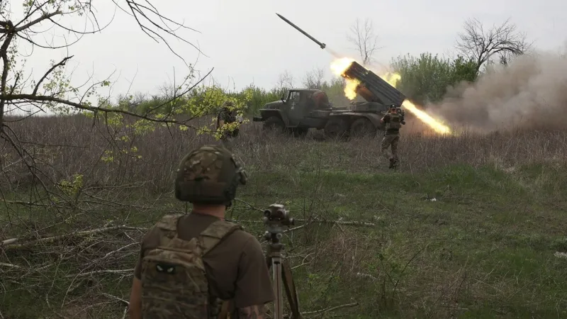 أوكرانيا تصدر تحذيرات بشأن الوضع في جبهات القتال