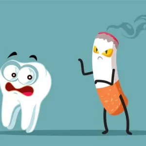 طبيبة تحذر: هذه العادة خطر على الأسنان واللثة "فيديو"