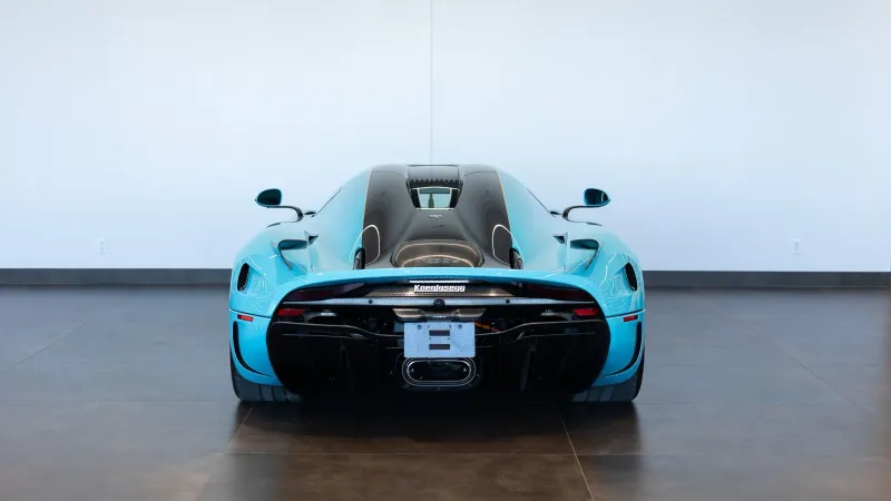 تنتظر من سيقع في حبها... Koenigsegg Regera معروضة للبيع ولا أحد يرغب بها