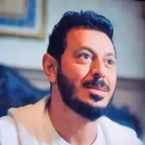 مسلسل المعلم.. مصطفى شعبان يكتشف إصابة زوجته بسرطان الدم.. اعرف المرض