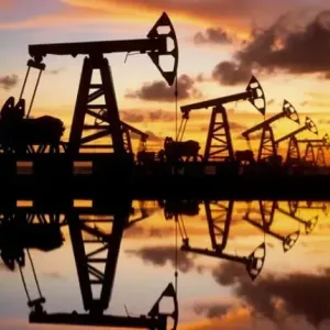 أسعار النفط تنخفض وسط مخاوف من تراجع الطلب