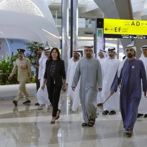 محمد بن راشد يزور مطار زايد الدولي