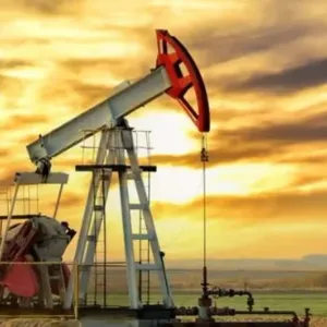 ارتفاع أسعار النفط بفضل التوقعات بزيادة استهلاك الوقود في الصيف
